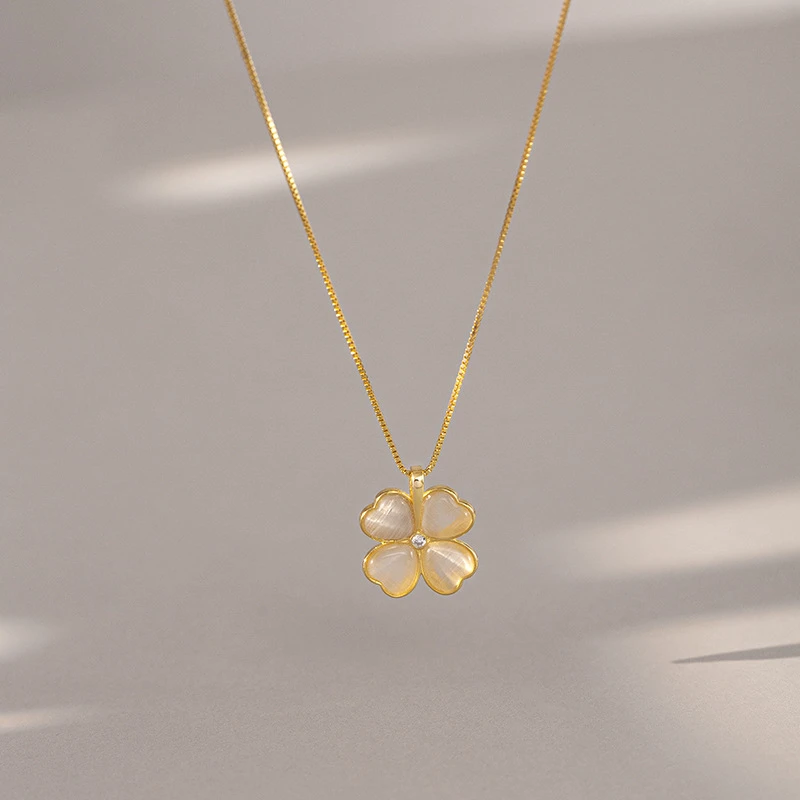 Gold Plated 925 Silver Pendant With A Zircon In The Middle And 4 Cat's Eye Heart-Shape Leafs, Gold Plated Silver Necklace For Women