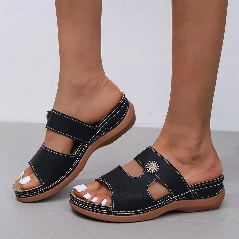 Fashion non-slip sandals with diamonds1