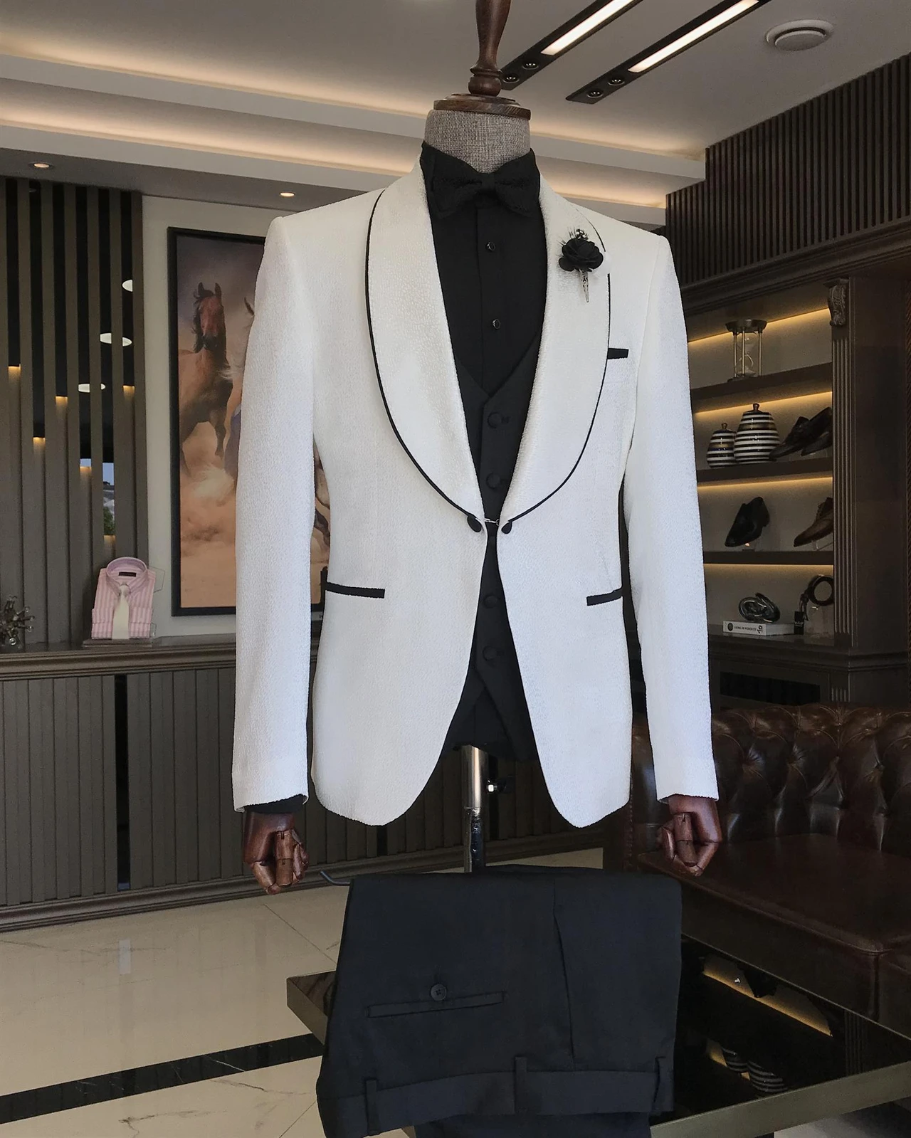 New Arrival White Three Pieces Jacquard Shawl Lapel Wedding Men Suit