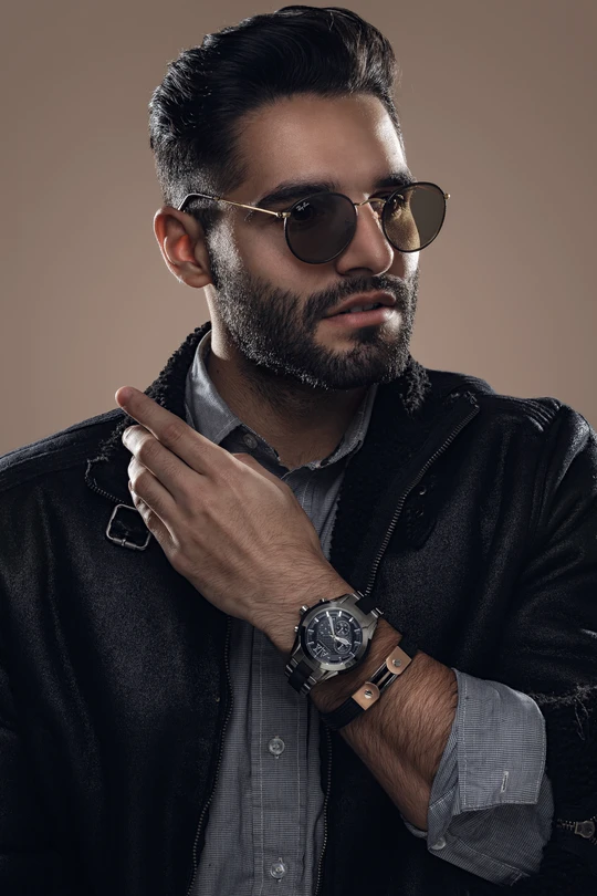 LOOKING GLASS® 1057 -Prisoner