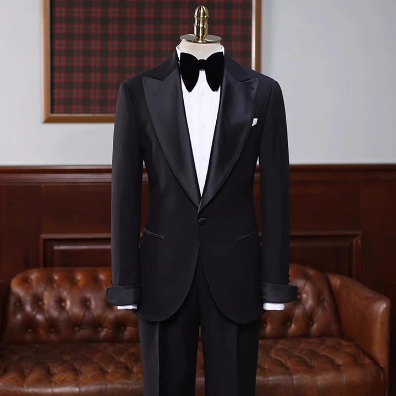 Bowen Fancy Black Peaked Lapel Velvet Prom Suits