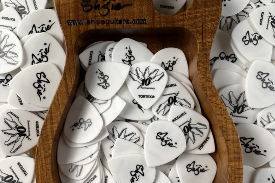 SHIJIE x DUNLOP 10th Anniversary Commemorative Pick