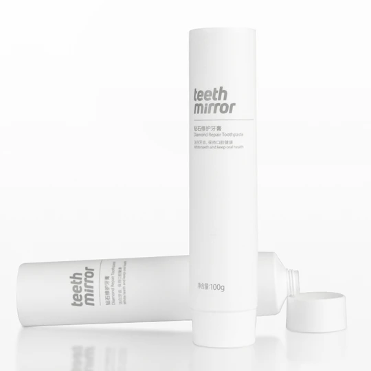 K350107-D35mm Flat Head Plastic Tube with Screw On Cap