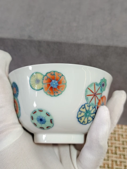 Pique Flower Covered Bowl
