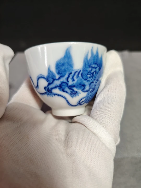 Blue and White Lion and Hydrangea Pattern Cup