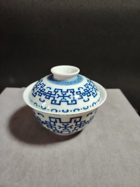 Blue and White Brocade Ground Ten Thousand Longevity Characters Pattern Covered Bowl