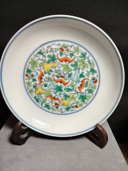 Doucai Gourd Bat Plate