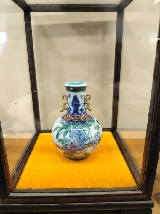 Doucai Gilded Double-Eared Vase