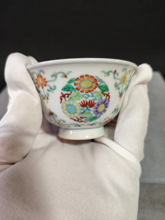 Doucai Round Chrysanthemum Cup