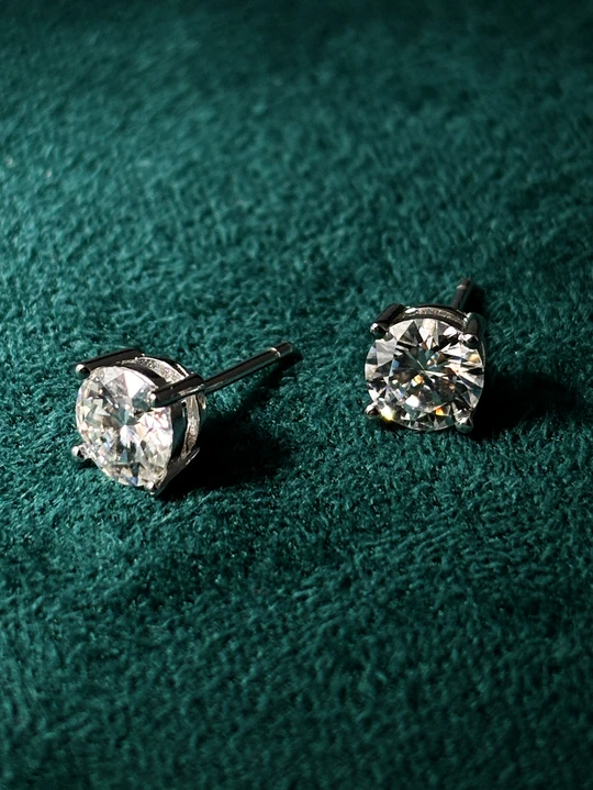 S925 Sterling Silver Moissanite stud earrings For Women