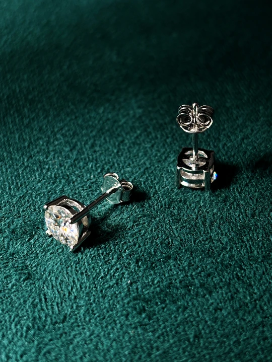 S925 Sterling Silver Moissanite stud earrings For Women