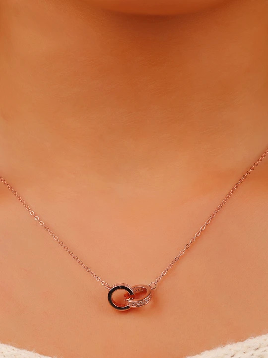 Adjustable Necklace for Women in the Style of Interlocking Rose Gold Rings