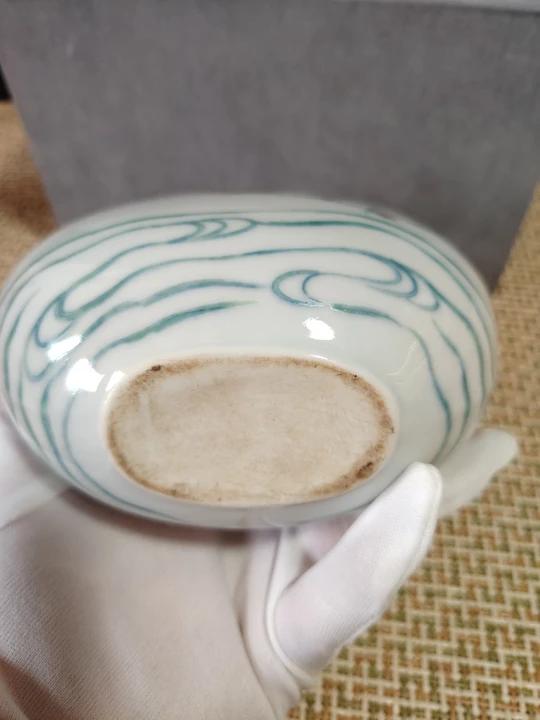 Imitation Qing Yongzheng bucket color fall flower water hold the moon bottle