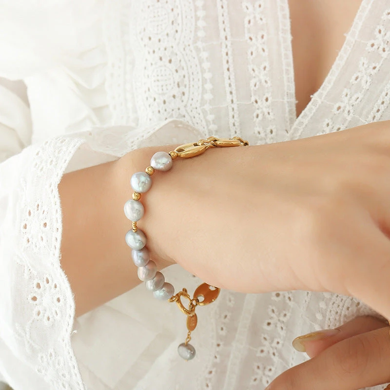 PIG NOSE PEARL BRACELET