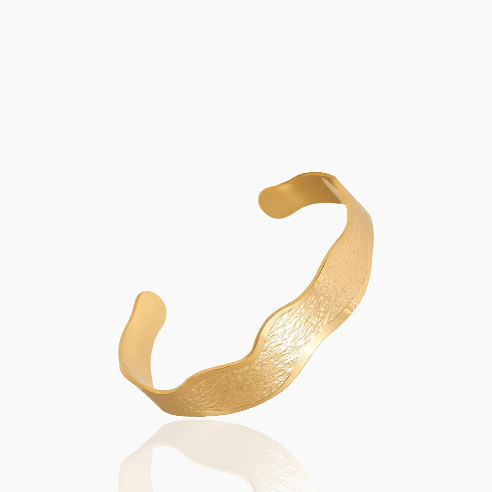 Simple wavy edge textured open bracelet