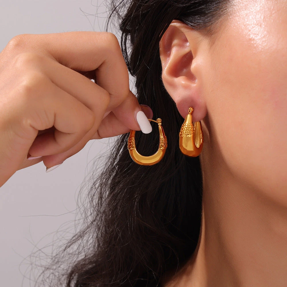 U-SHAPED TEXTURE EARRINGS