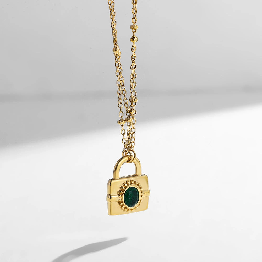 VINTAGE EMERALD LOCK NECKLACE