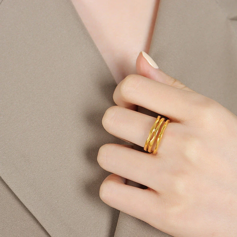 WAVE PATTERN THREE THREAD PLAIN RING