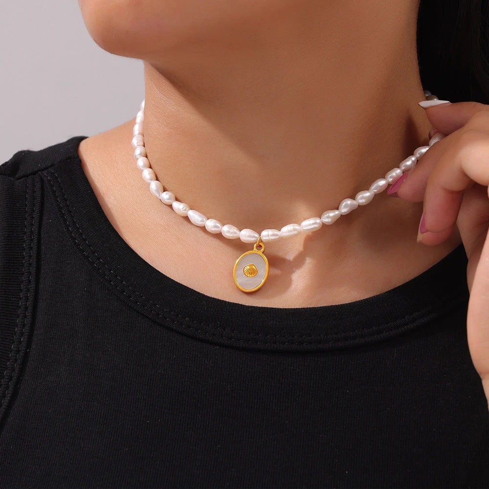 WHITE SHELL WATER PEARL NECKLACE