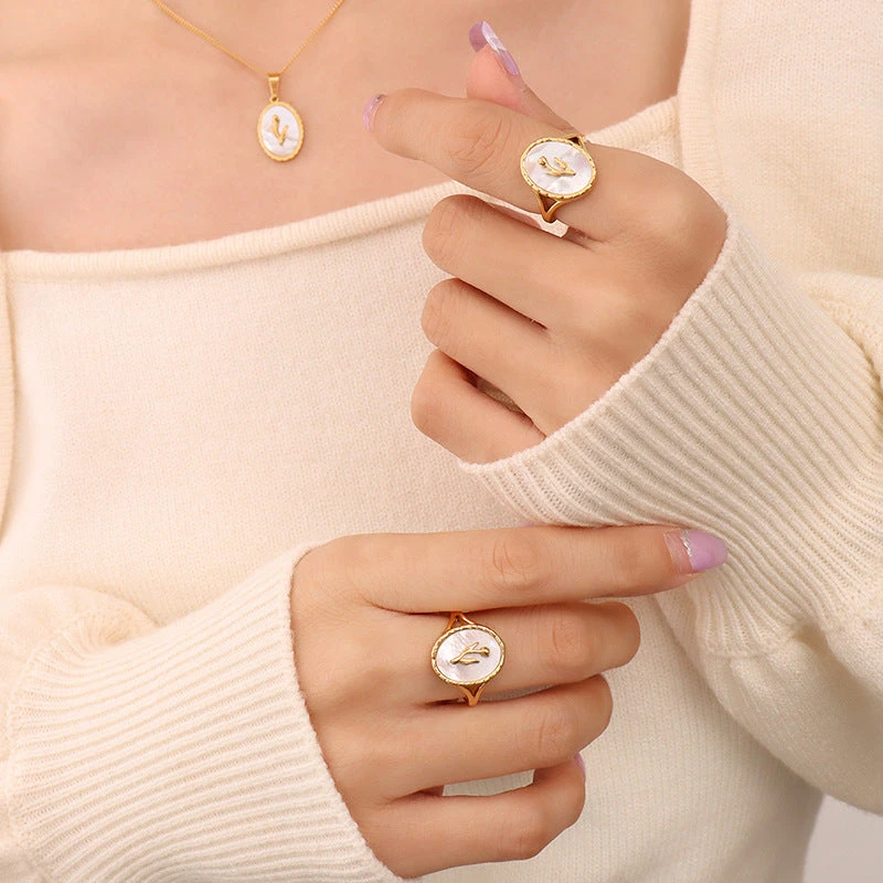 WHITE SEA SHELL FLOWER OPEN RING
