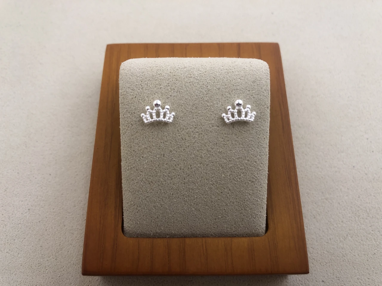Crown S999 sterling silver earrings, handmade, earrings to prevent ear holes from getting blocked, simple and non-discoloring mini ear bone studs