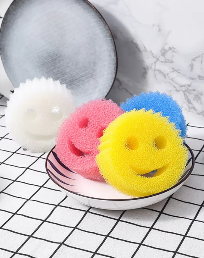 Random 1PC Creative Smiley Face Magic Cleaning Wipes Imitation Loofah Honeycomb Sponge for Kitchen Dishwashing And Household Cleaning