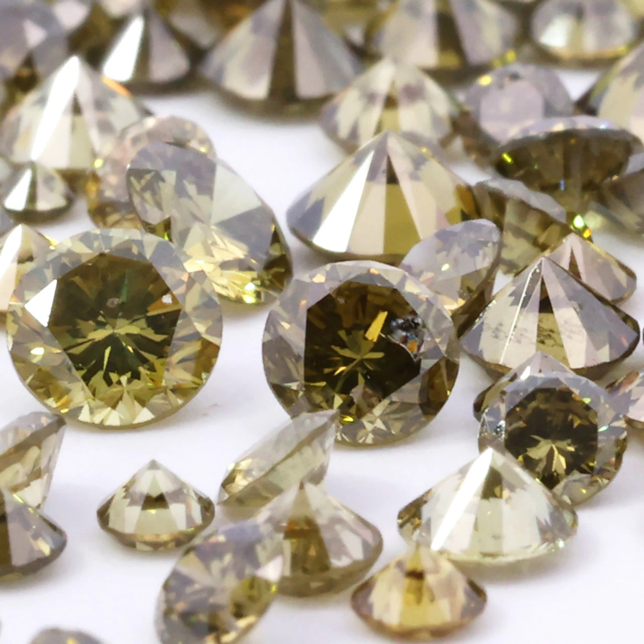 G-H Color Melee Diamonds, 0.03ct - 0.06ct Carat Range Dark Olive Melee Diamond