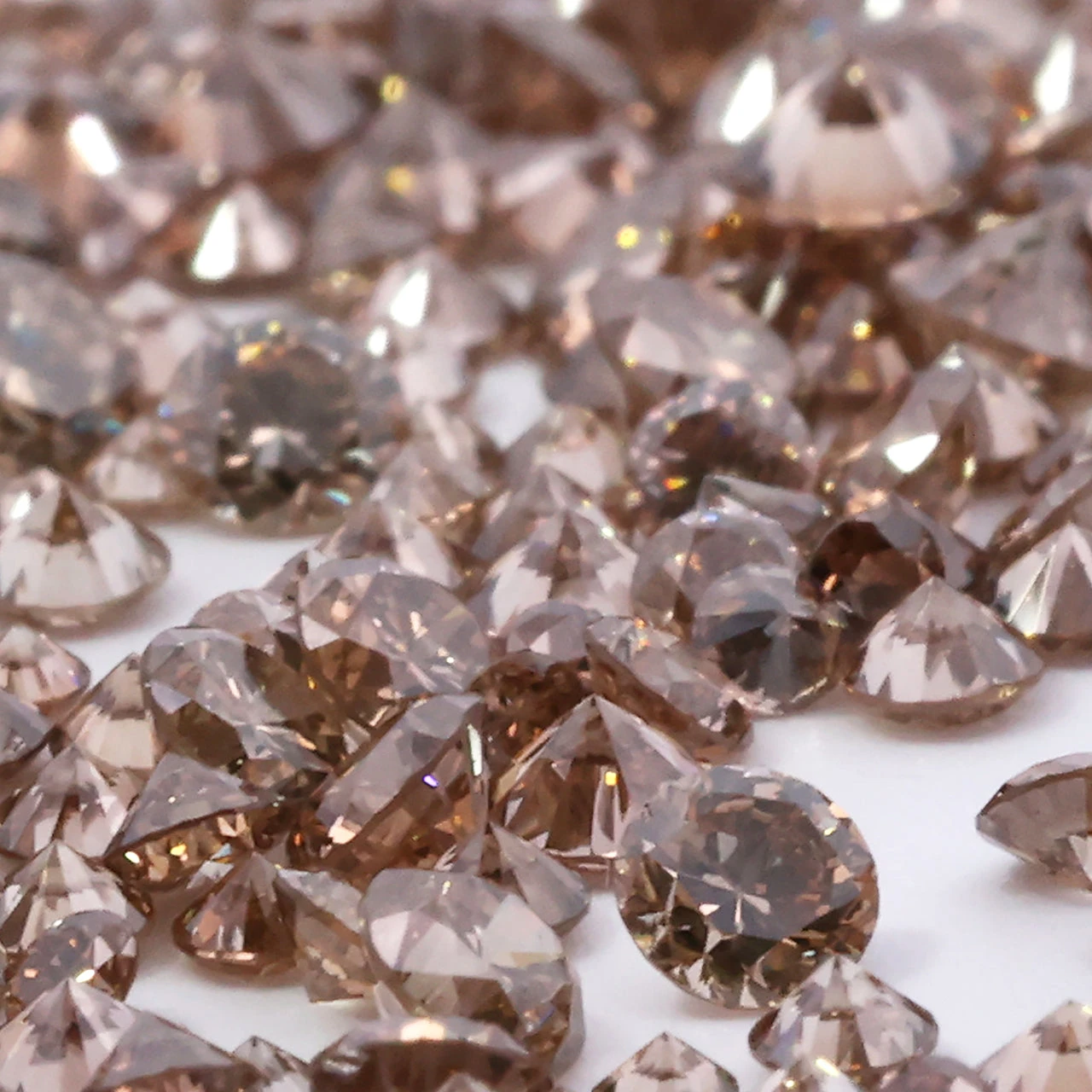 Certified VVS Melee Diamonds, 0.06ct - 0.09ct Carat Range Cinnamon Melee Diamond