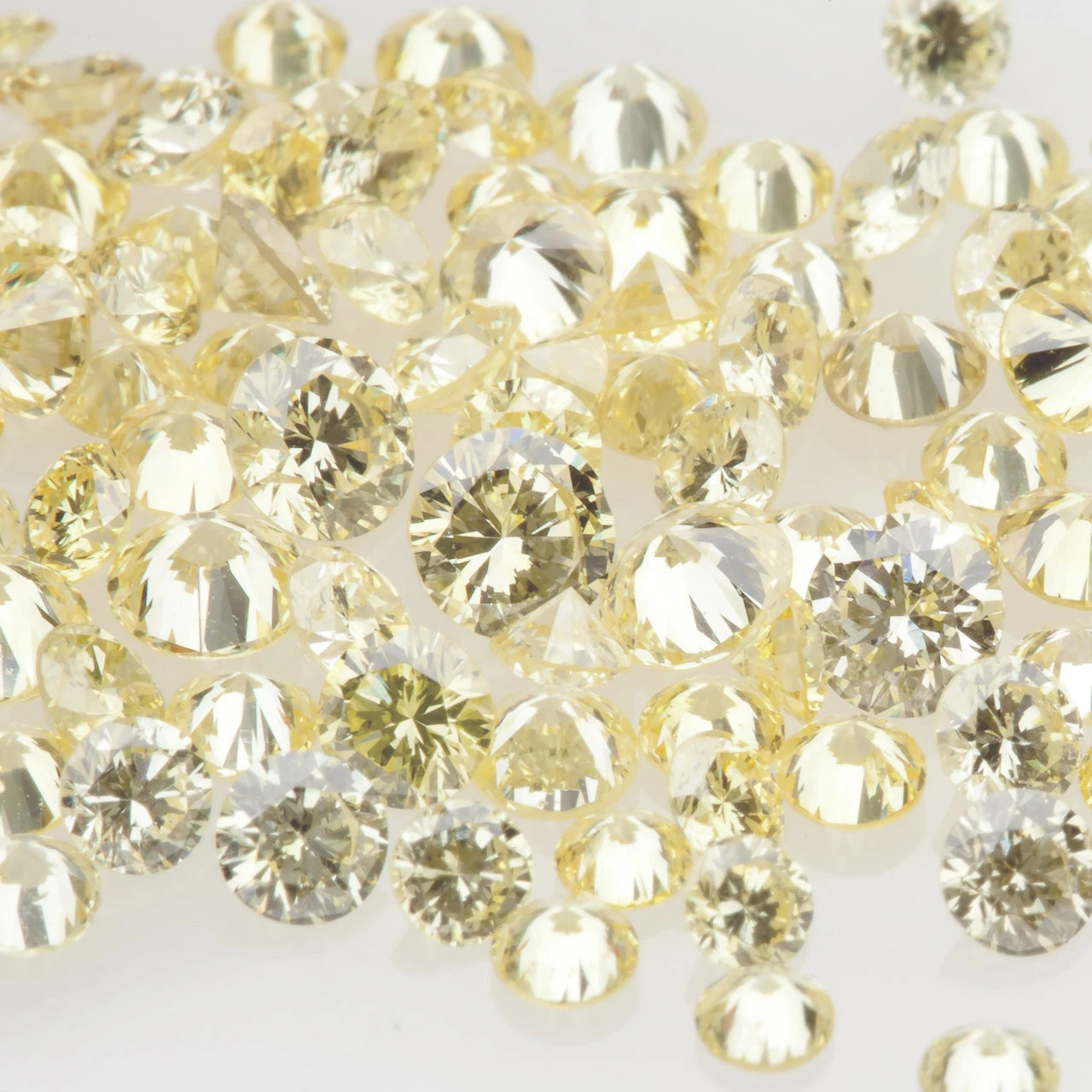 Vanilla Melee Diamond Wholesale SI Clarity Melee Diamonds, 0.05ct - 0.10ct Carat Range