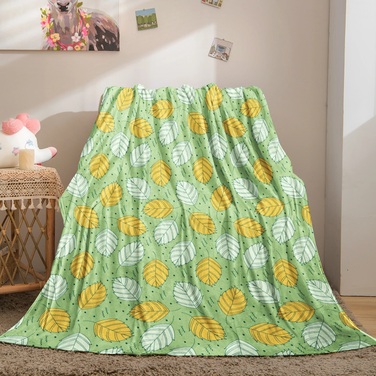 Vibrant Leaf Pattern Throw Blanket - Fresh & Cozy Home Decor