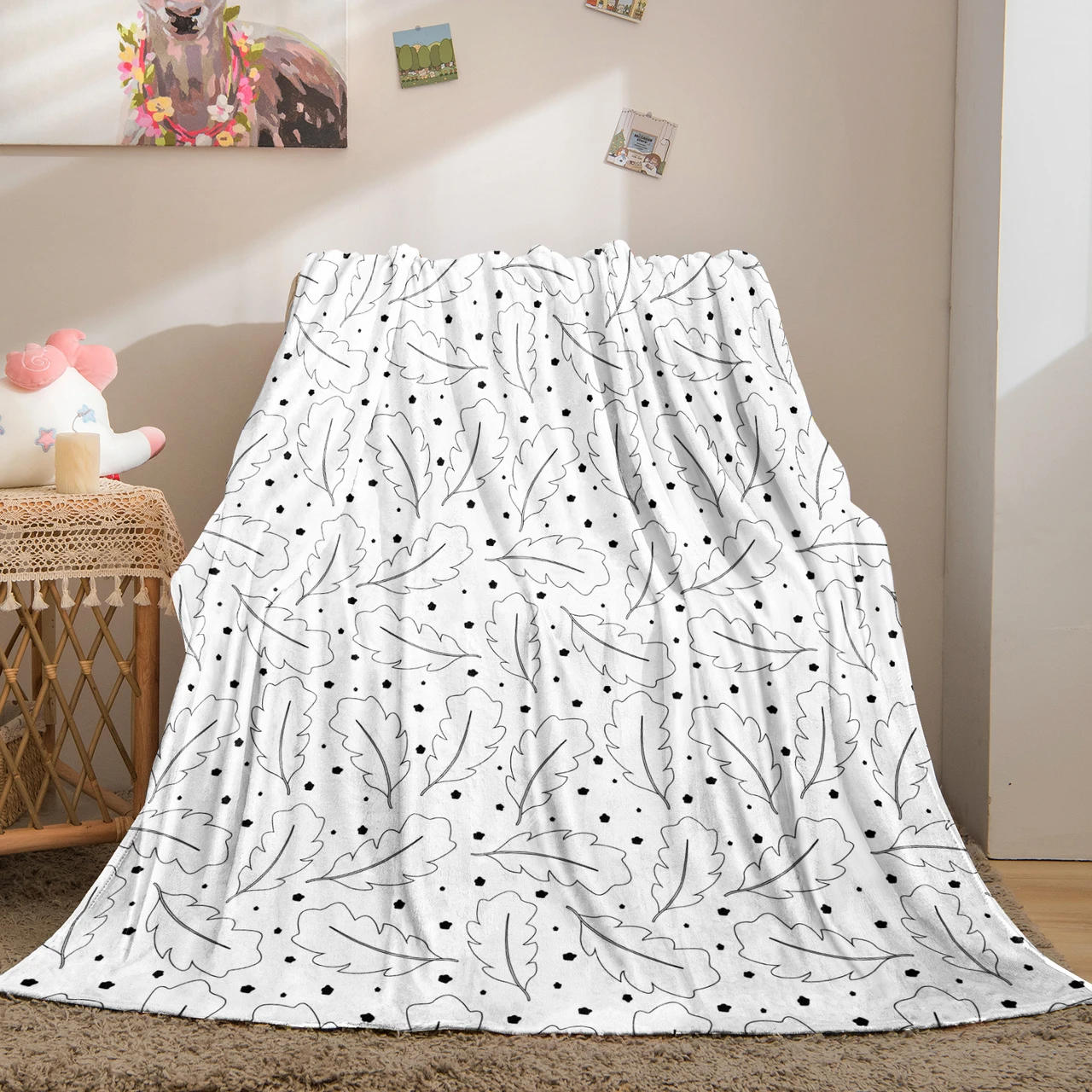Minimalist Leaf & Dot Pattern Throw Blanket - Elegant Home Decor