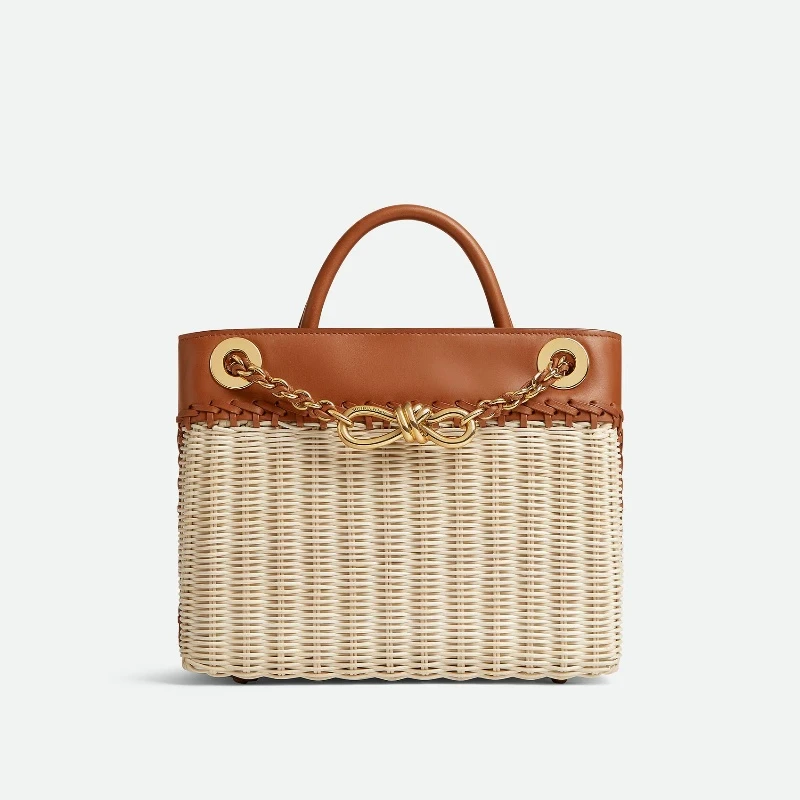 ​​Bottega Veneta Andiamo 25SS