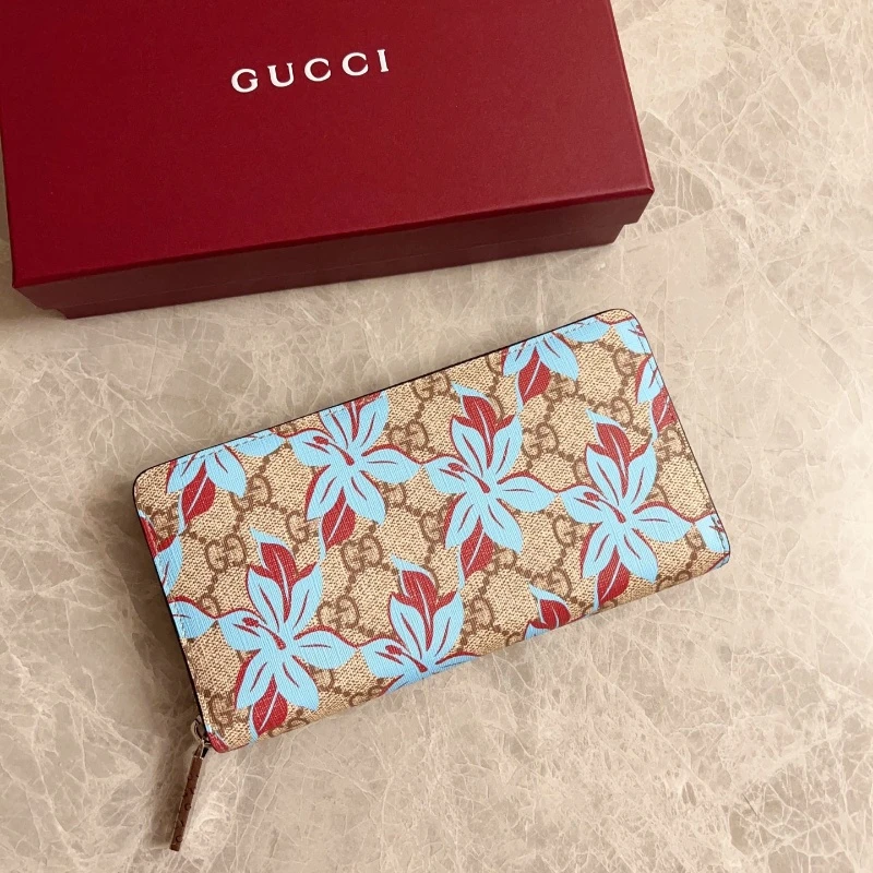 Gucci GG Emblem Series PVC Card Case​