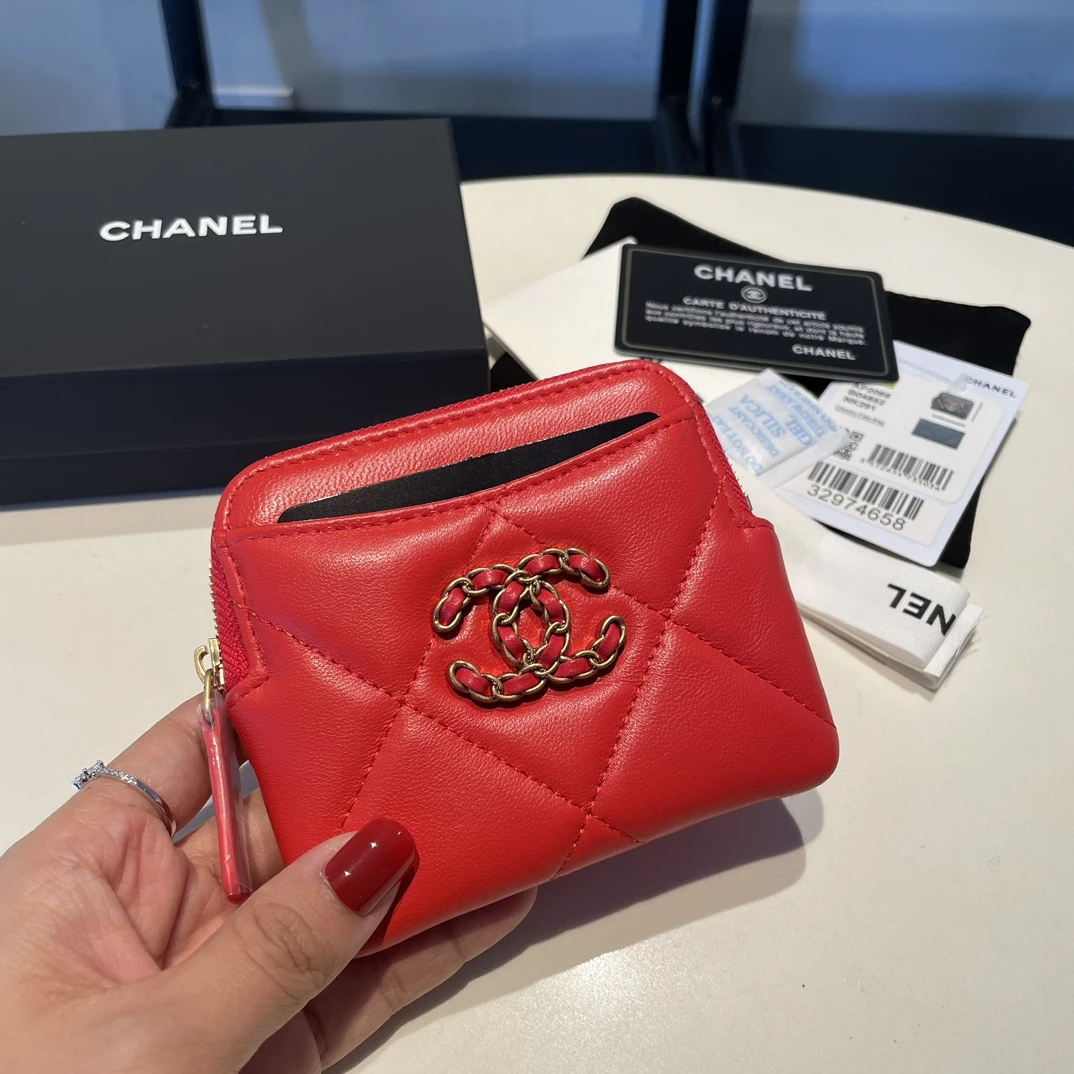Chanel 2086 Zip-Around Card Case - 19 Series​
