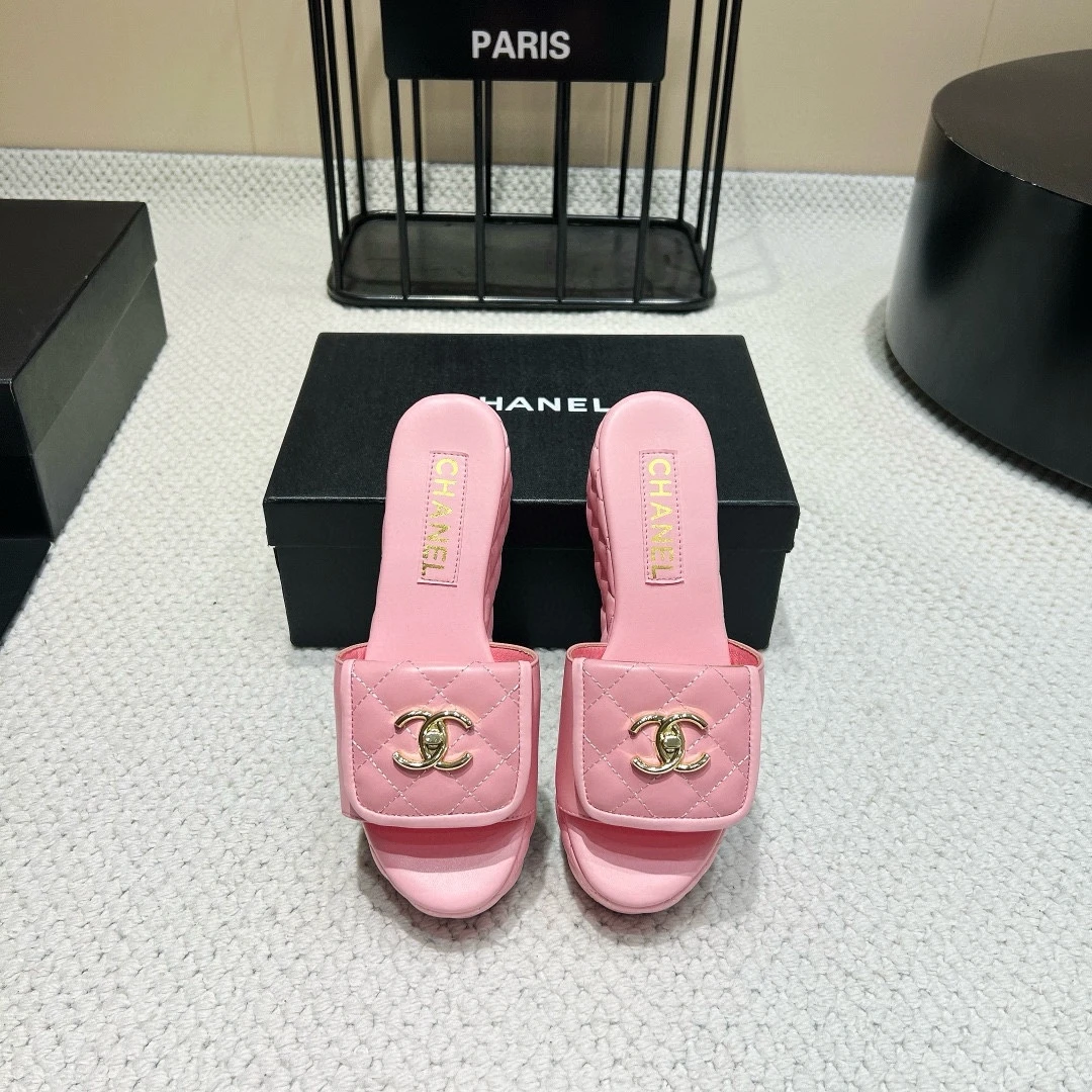 CHANEL 25vs Spring/Summer new fashion sandals