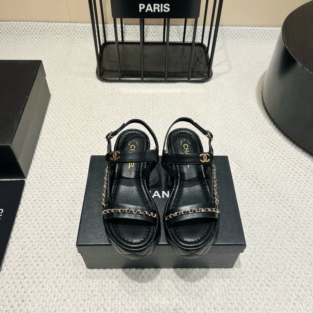 CHANEL 25vs fashion sandals
