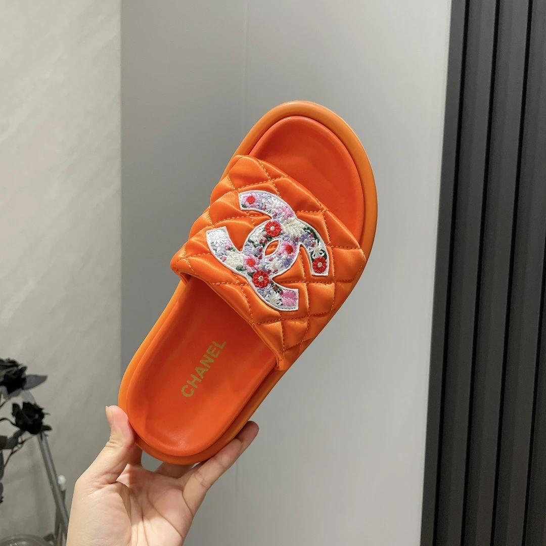 CHANE*L2025vs round-toe thick-soled sandals