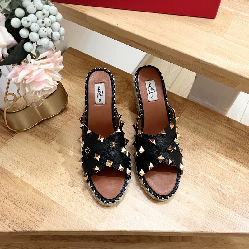 Valentino Garavani lychee leather bucket sandals