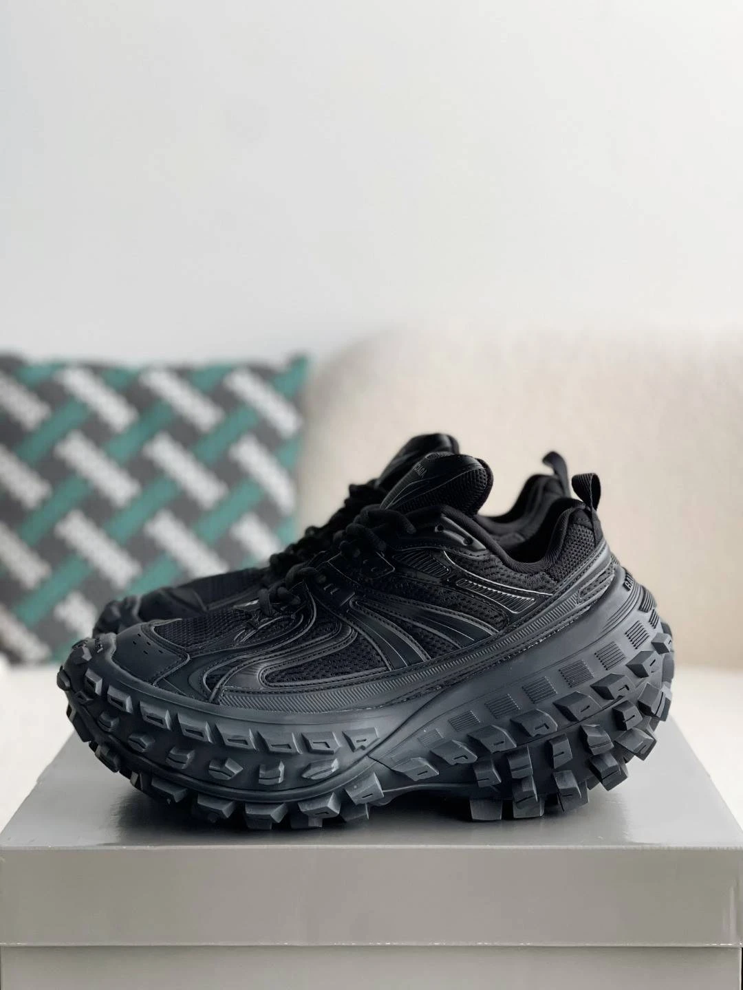 Balenciaga Bouncer Screw Sneakers