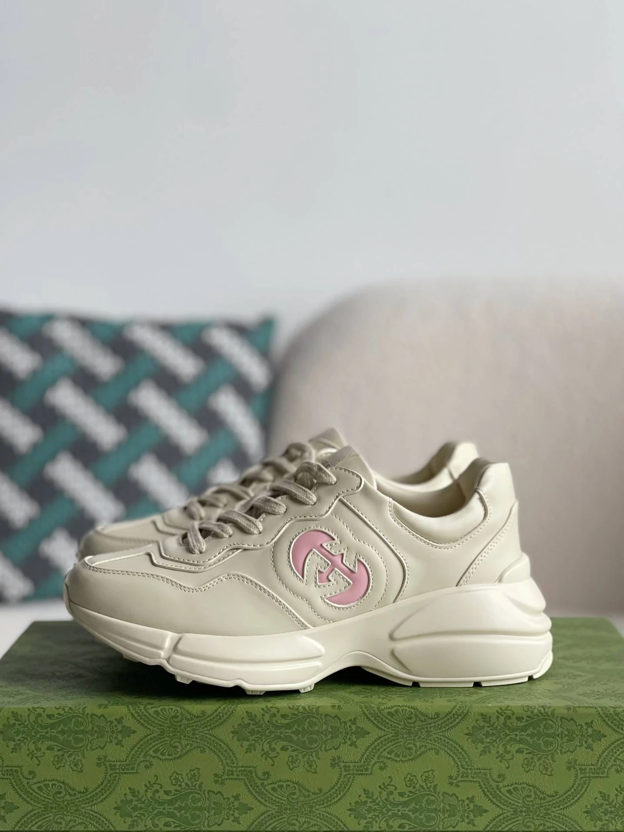 GU*I Retro Clunky Sneaker