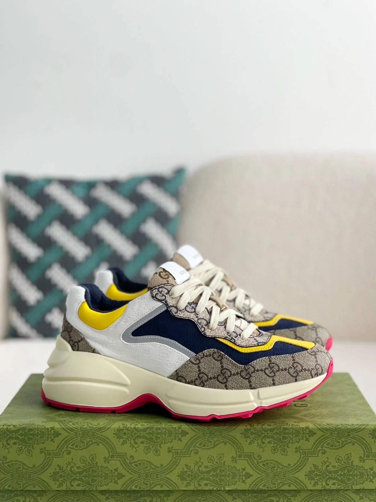 GU*I Retro Clunky Sneaker