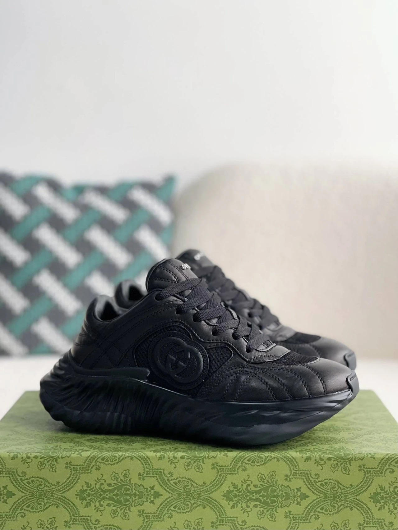 Interlock Double G low-top casual shoes