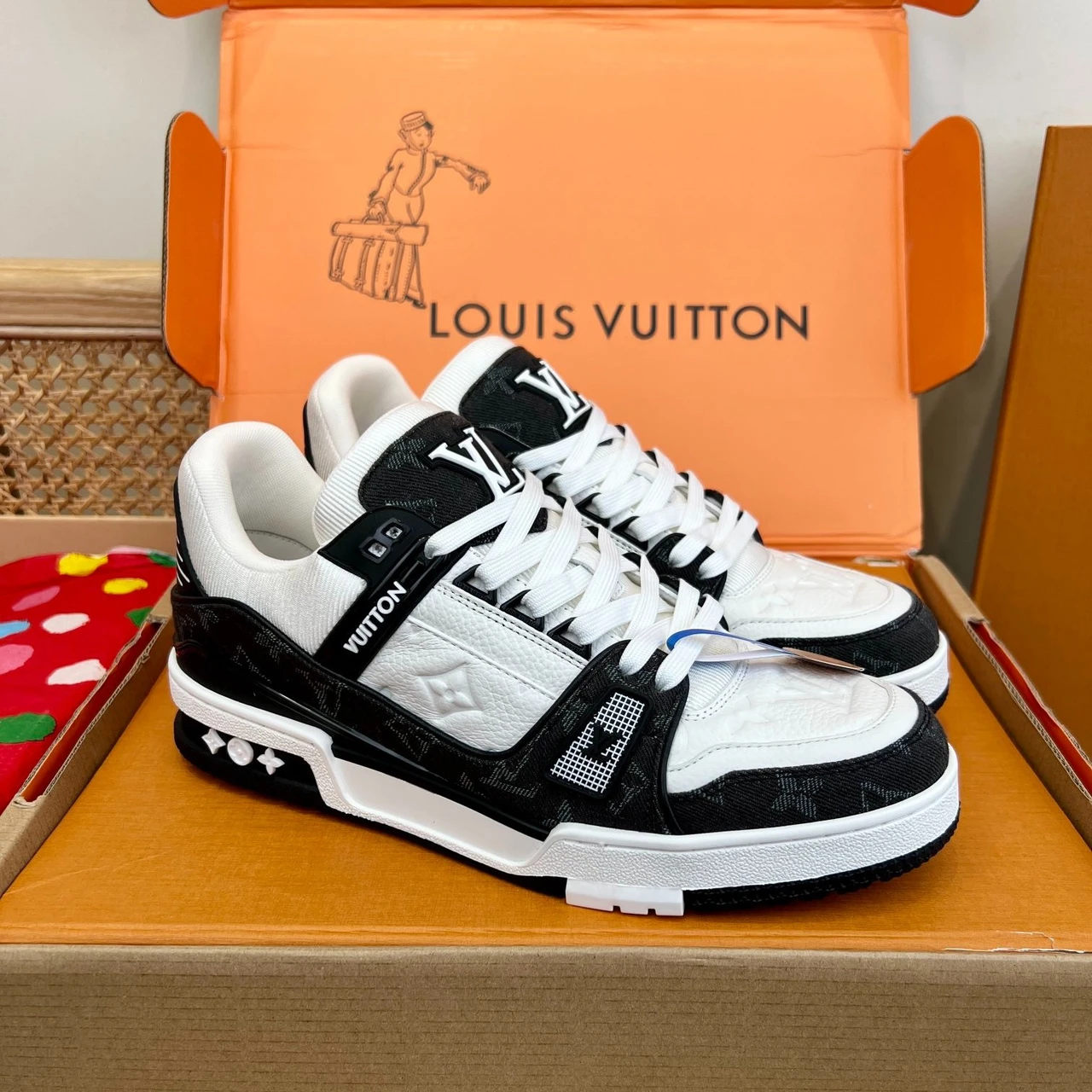 L*V TRAINER SNEAKERS