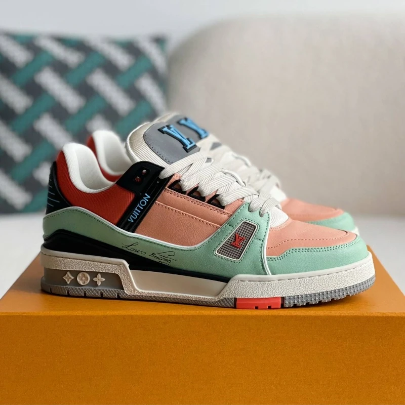 L*V TRAINER Sneakers