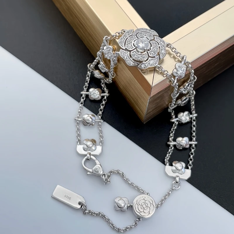 Super delicate camellia bracelet