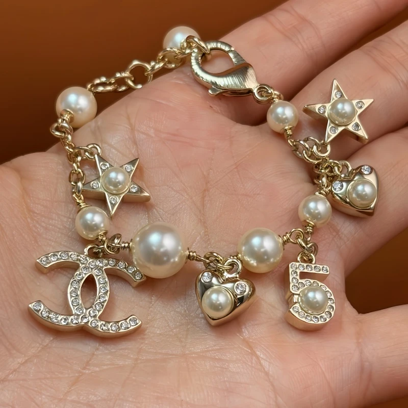 Chanel multi-element pearl bracelet ️