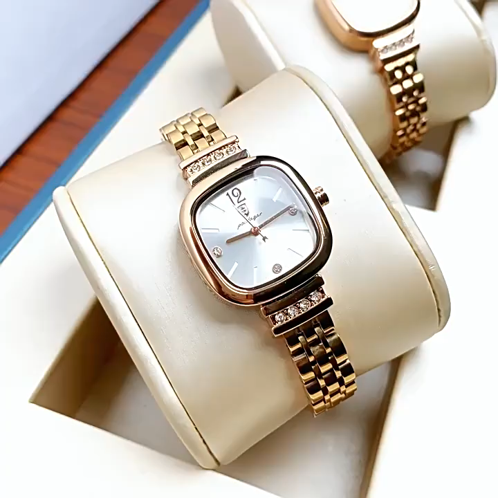 Trendy Women's Square Quartz Watch