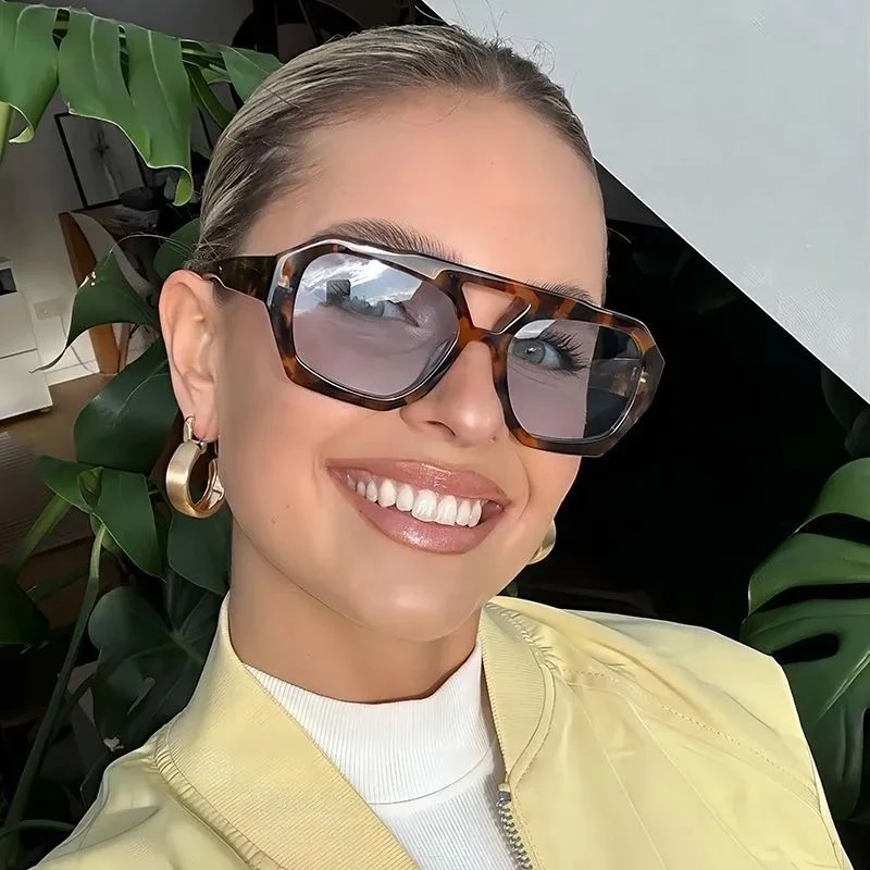 Oversized Geometric Square Sunglasses - Fashion Statement Shades with Gradient Lenses