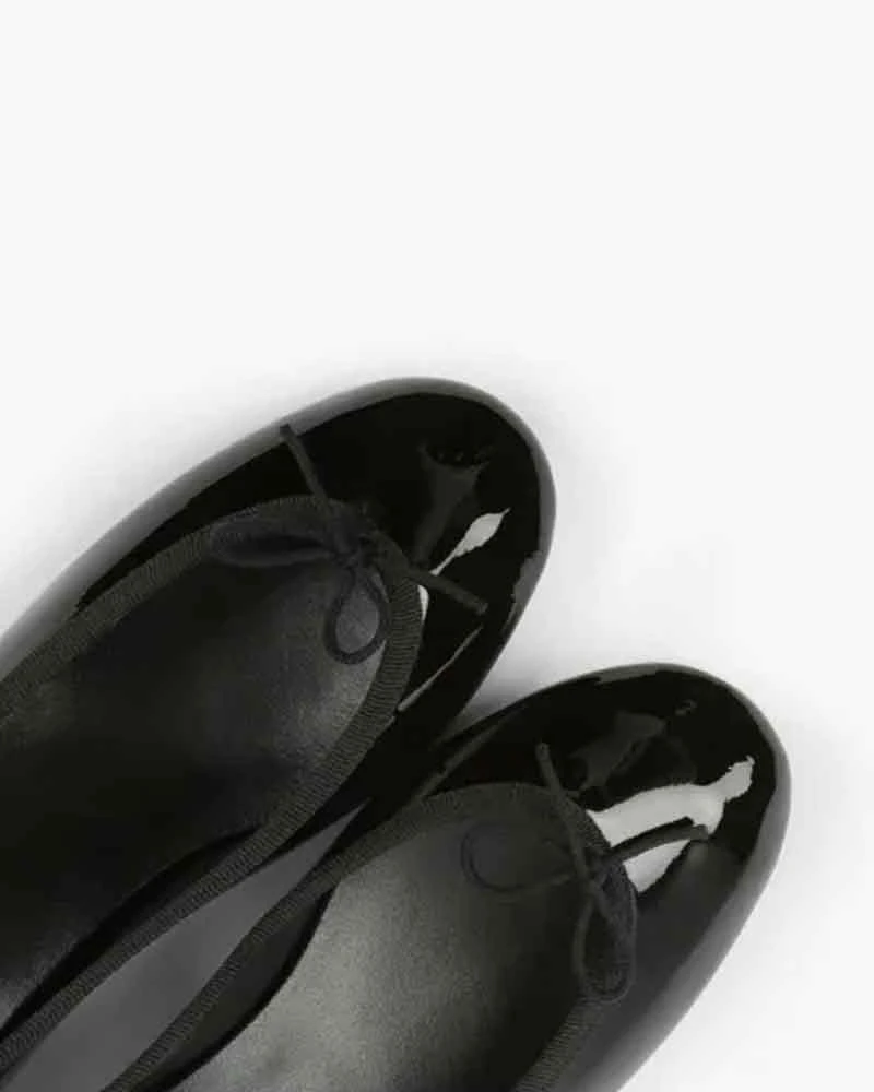 Women’s Glossy Black Round Toe Ballet Pumps