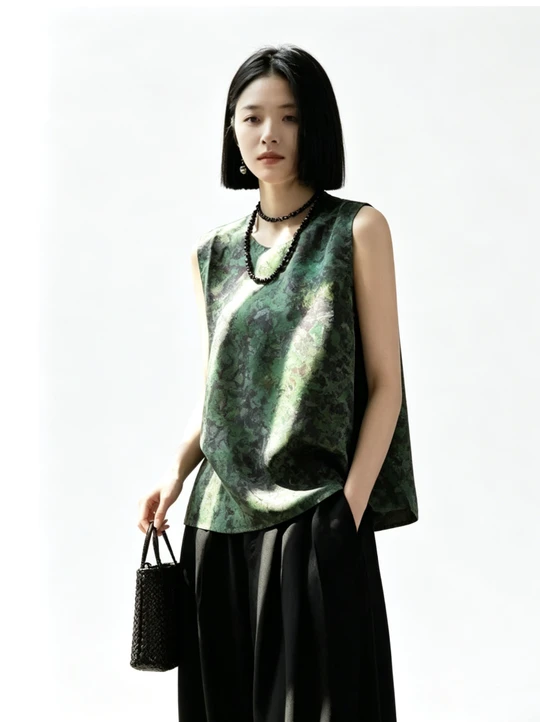 New Chinese style sleeveless top with red cloud print